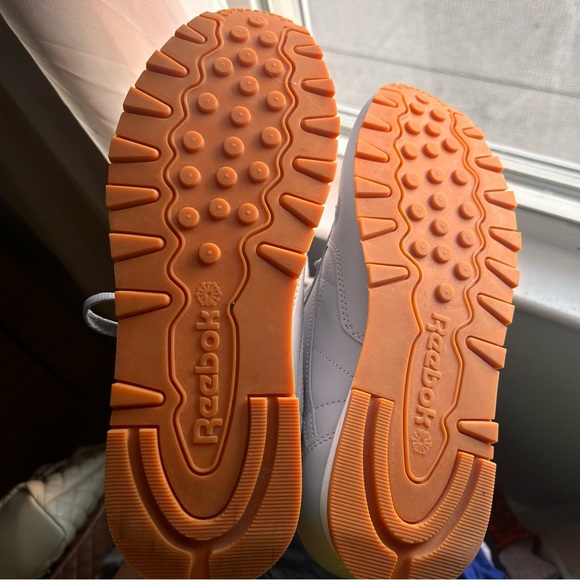 Women’s Reebox sneakers - Picture 3 of 4